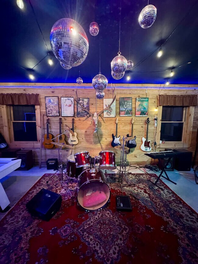 Building Photo - 7223 Ferry Rd