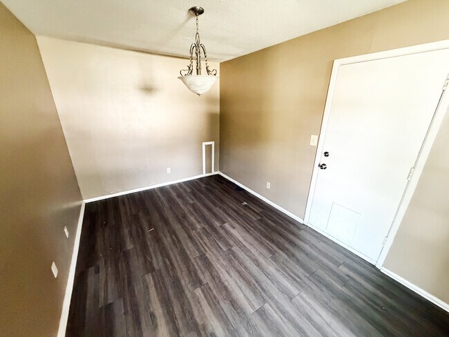 Building Photo - 501 Wynhurst Ct