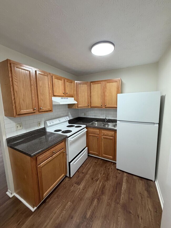 Building Photo - 64 W Neff Ave