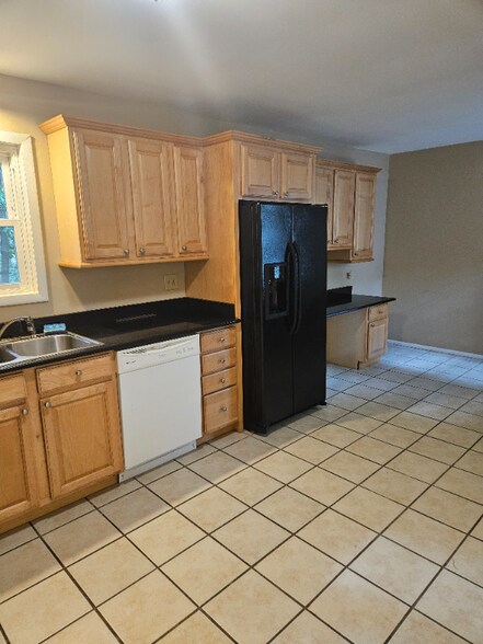 Building Photo - 465 Pebble Creek Dr