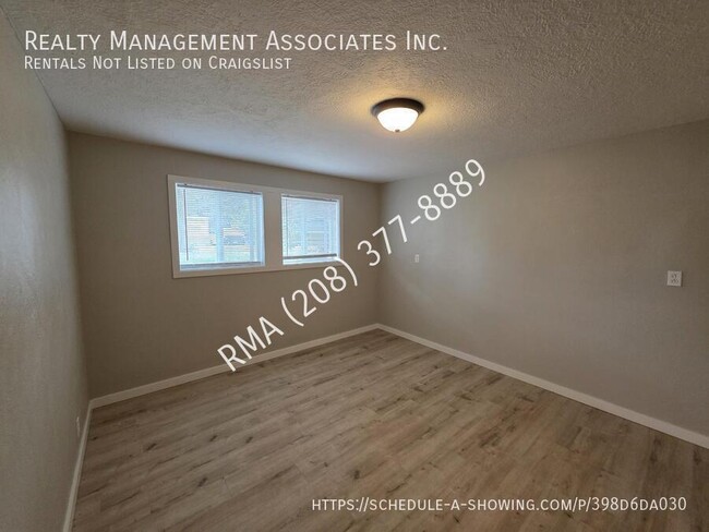 Building Photo - 3033 W Malad St