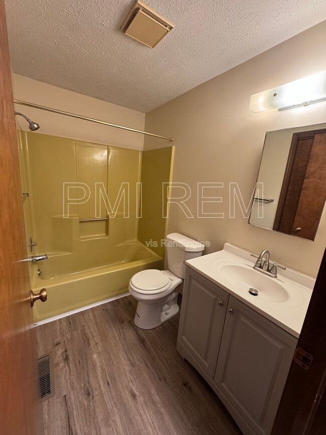 Building Photo - 1532 Lupe Ave NW