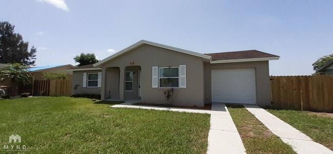 Building Photo - 628 Royal Palm Dr