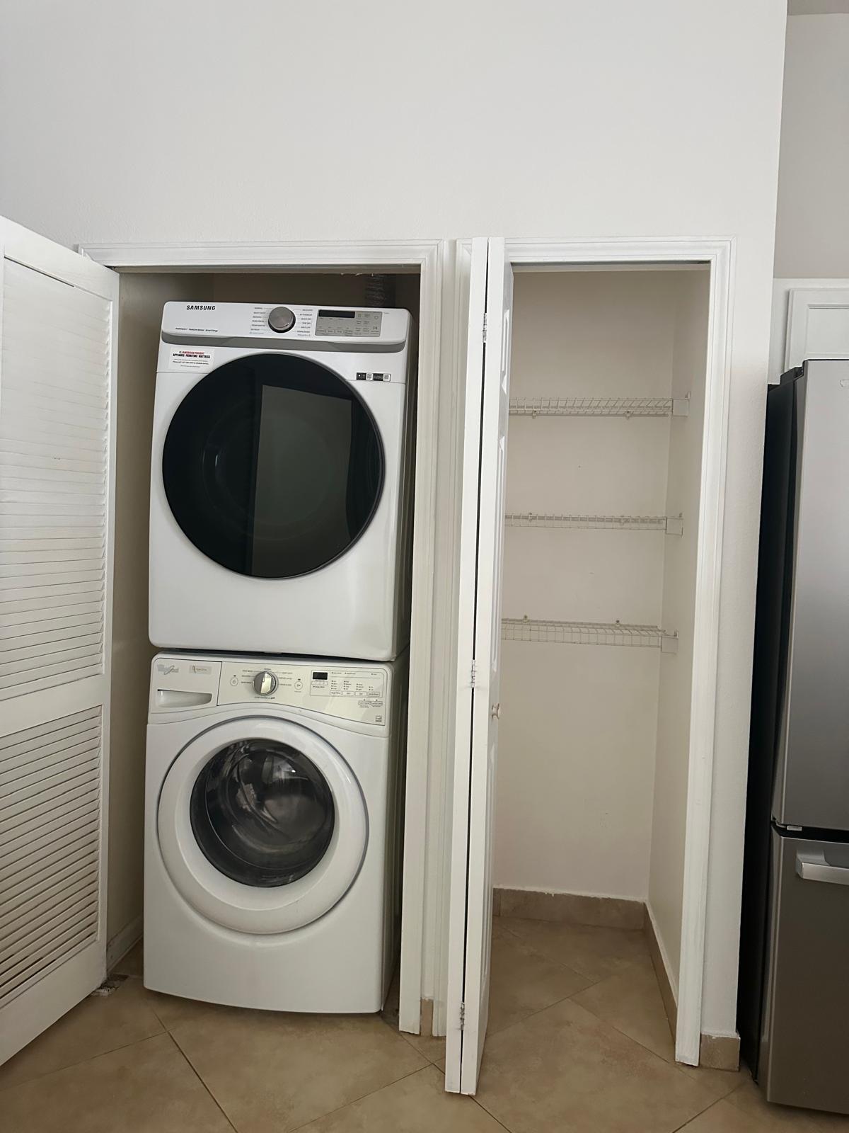 Building Photo - 9670 Amarante Cir