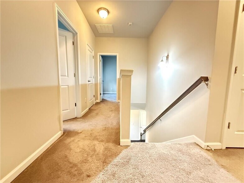 Building Photo - 1739 Charcoal Ives Rd