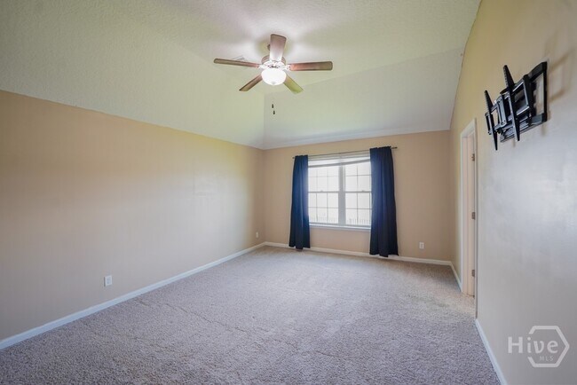 Building Photo - 24 Daylily Ct