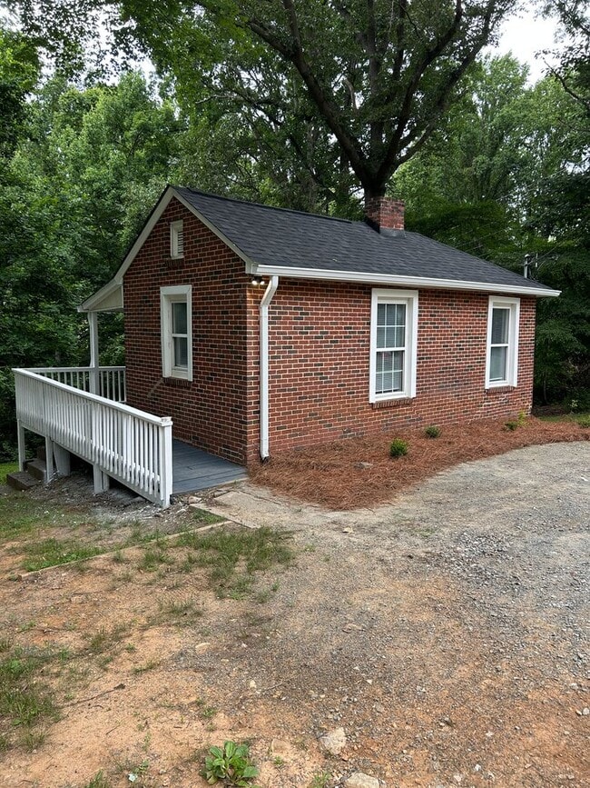 Primary Photo - 312 Motor Rd