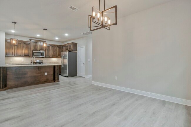 Building Photo - 5402 Parkside Dr
