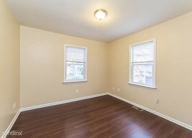 Building Photo - 3 br, 1.5 bath House - 2708 White Ave