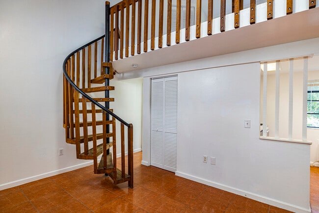 Building Photo - 2166 Bradford St