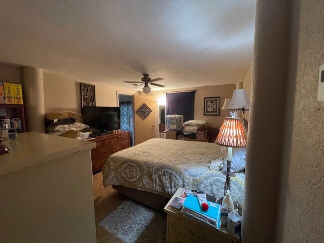 Building Photo - NEW ON MARKET (PRICE DROP!)