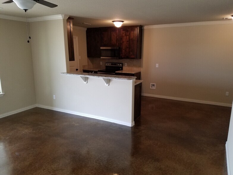 Building Photo - 129 Crossfire Ct