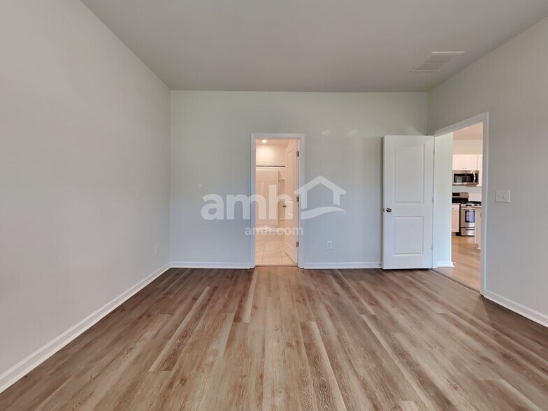 Building Photo - 306 Squire Pope Rd