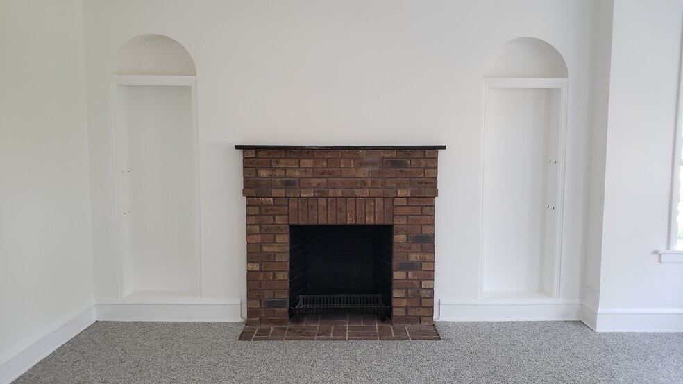 Decorative Fireplace - 7918 Karlov Ave
