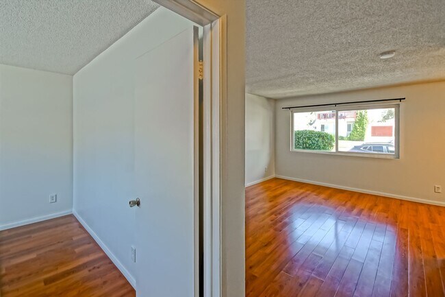 Building Photo - 25227 Bigelow Rd