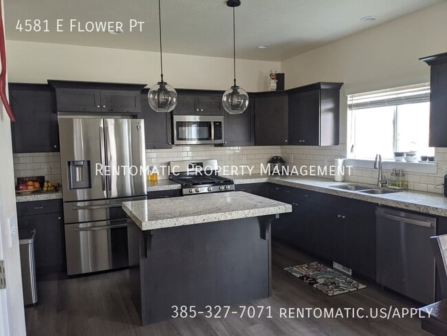 Building Photo - 4581 Flower Point