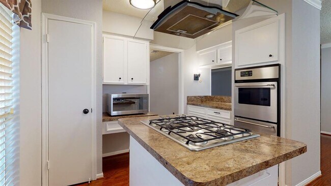 Building Photo - 11807 Monticeto Ln