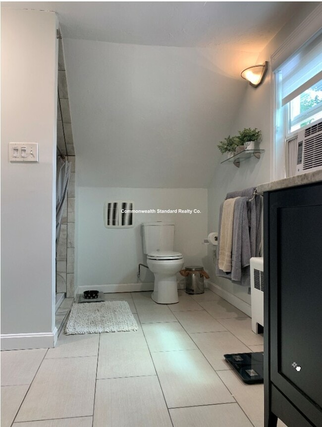 Building Photo - 53 Gale St