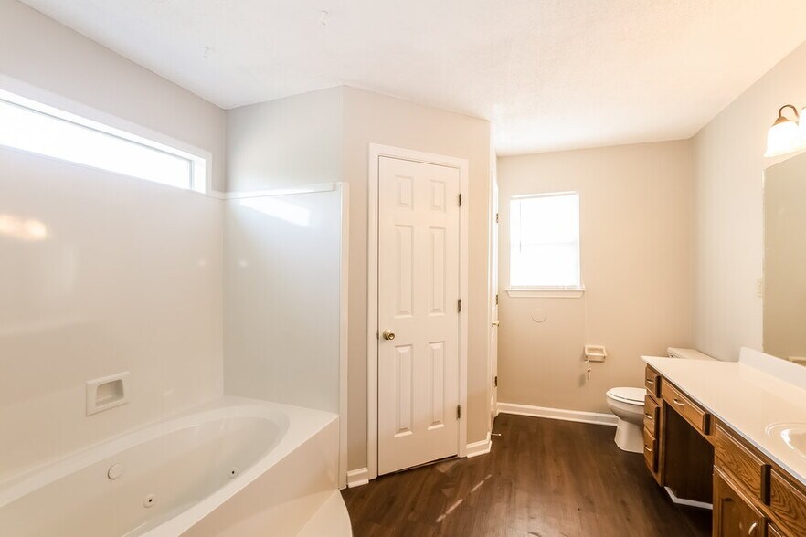 Building Photo - 1812 Black Bear Cir E