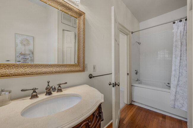 Building Photo - 9 Lyme St