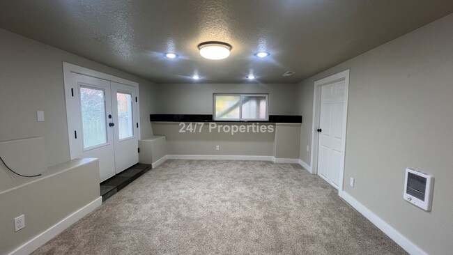 Building Photo - Large 3BD I 2.5BA Sherwood Home - Bonus Room!