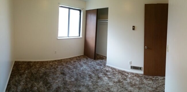 Building Photo - 3 Bed, 1 Bath Home on Corner Lot with Nice...