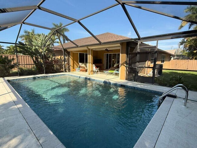 Building Photo - 4BR / 2BA Pool Home Near the Beach – Bonita Springs, FL
