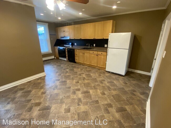Primary Photo - 4 br, 2.5 bath House - 217 Ridge Street