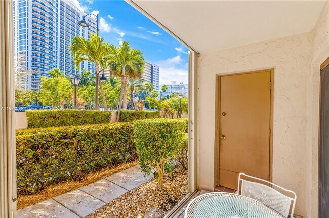 Building Photo - 4143 N Ocean Blvd