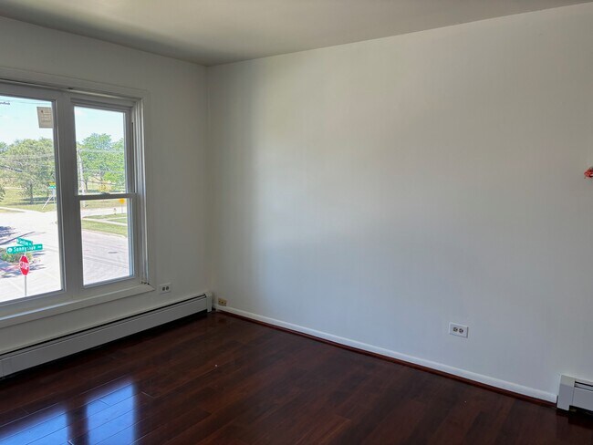 Building Photo - 4501 Sunnyside Ave