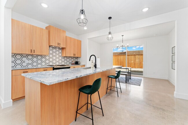 Building Photo - 4513 22nd Pl