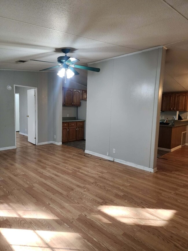 Building Photo - 371 Tom Lodge Rd