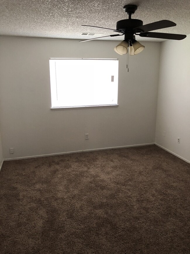 Building Photo - 1715 E Mary Ave