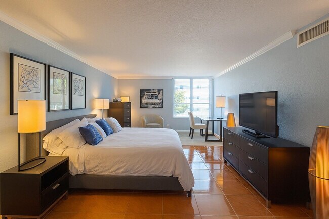 Building Photo - 1000 Spanish River Rd