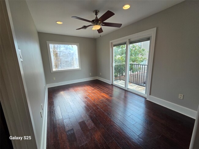 Building Photo - 446 Heights Blvd