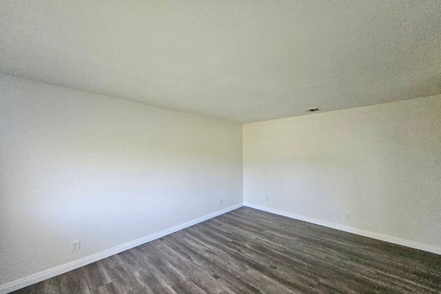 Building Photo - 1454 E Orange Grove Blvd