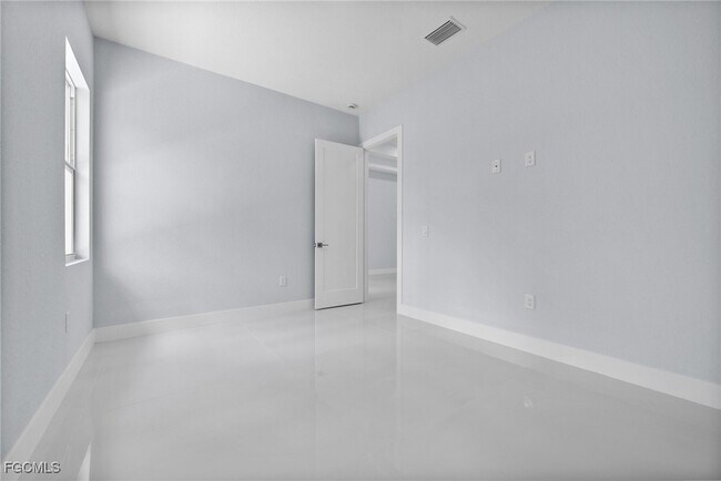 Building Photo - 3990 27th Ave NE