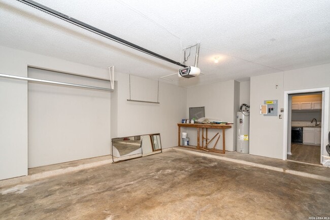 Building Photo - 2826 Village Pkwy