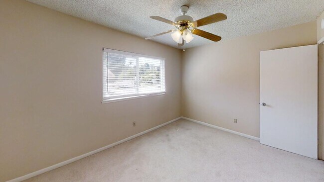 Building Photo - 4/2 Two-Story Canyon Crest Charmer for Lease!