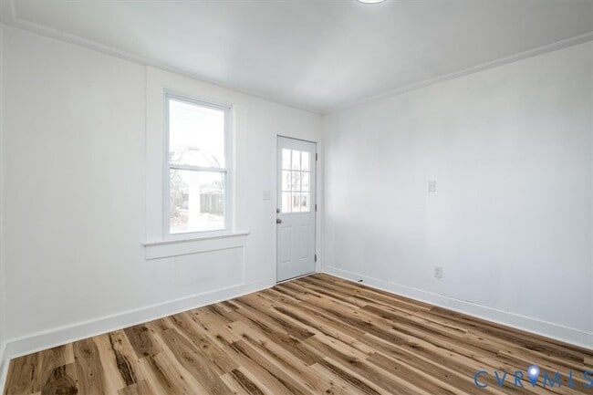 Building Photo - 1609 Buren St