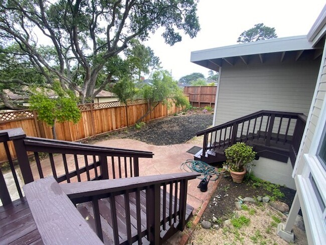 Building Photo - 340 Bishop Ave