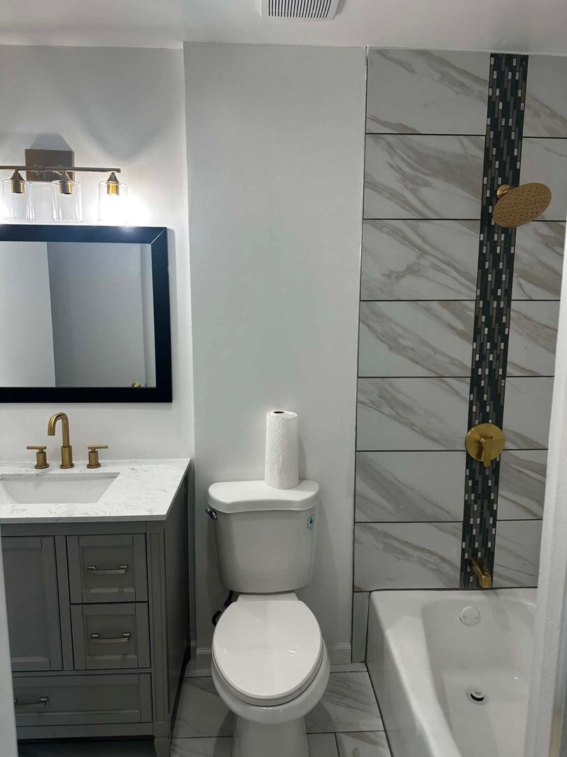 Building Photo - 4904 Fontana St