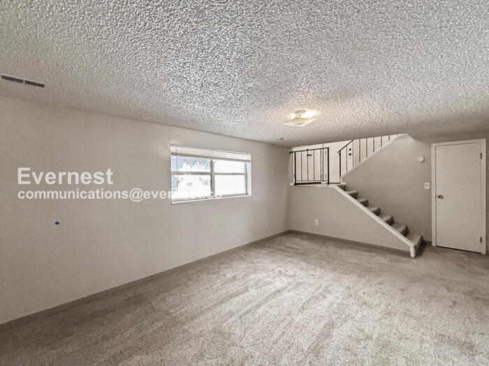 Building Photo - 7380 Colonial Dr