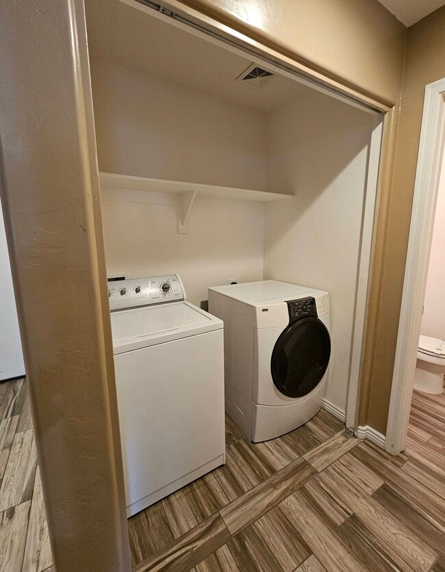 Building Photo - 6047 S Cedar Elm Ln