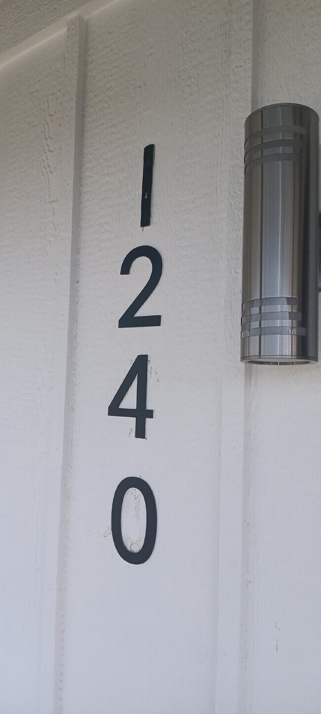Primary Photo - "Charming 3-Bed, 2-Bath Duplex Retreat in ...