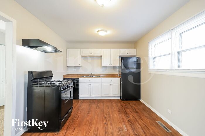 Building Photo - 760 Larkdale Row