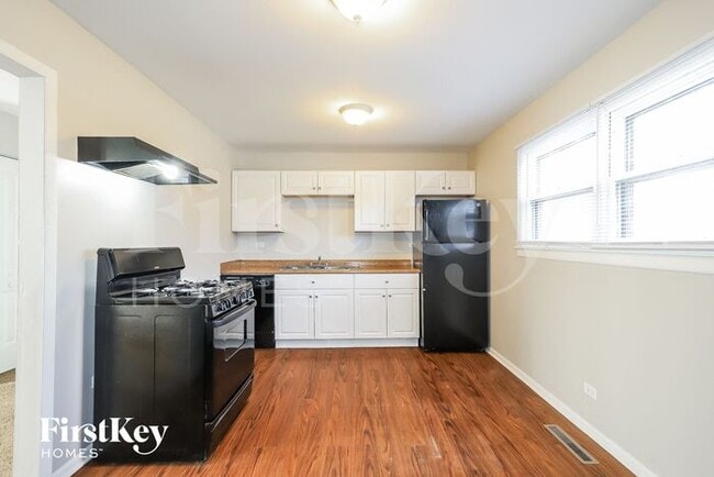 Building Photo - 760 Larkdale Row