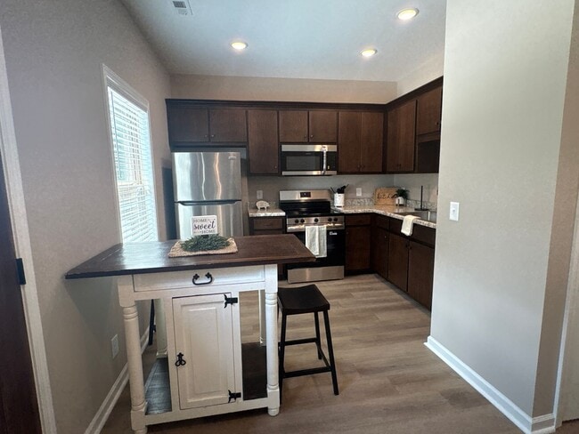 Building Photo - 513 Westend Cir
