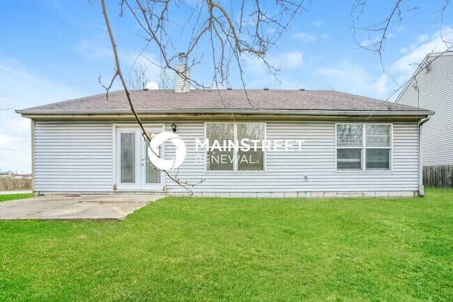 Building Photo - 3 Bedroom Pet-Friendly Home in Brownsburg, IN with Main Street Renewal