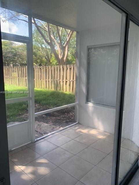 Building Photo - 9432 SW 140th Ct